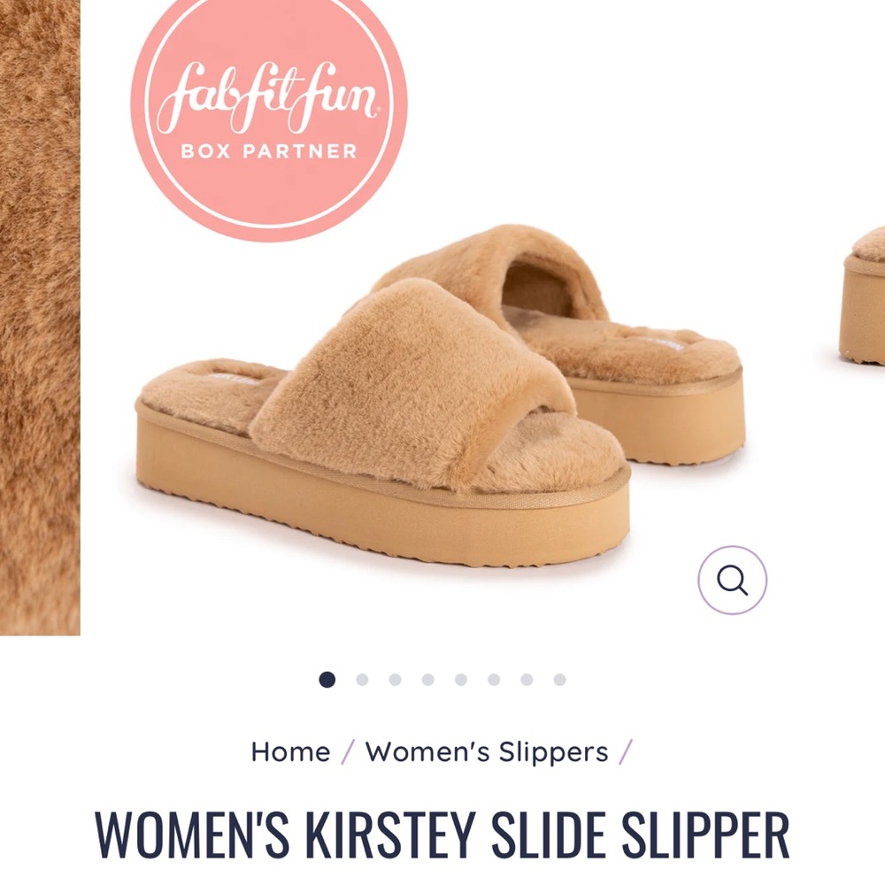 Brand new - Mukluks slippers - Size M (7-8)